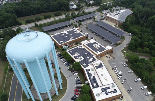 Ausgedehnte Solaranlage soll 90% des Energieverbrauchs für Landkreiskomplex in Maryland ausgleichen